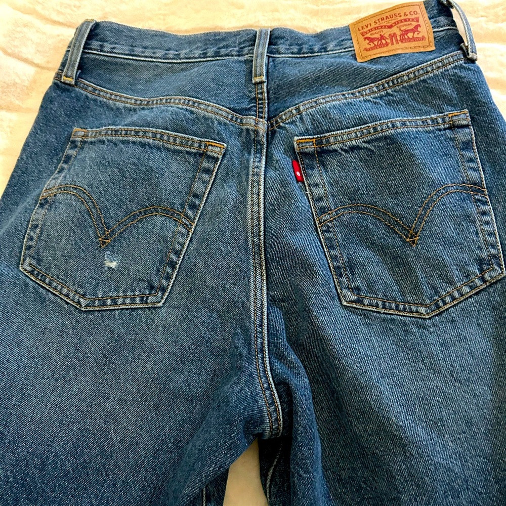 Levi’s brand new without tags . Size 30x27